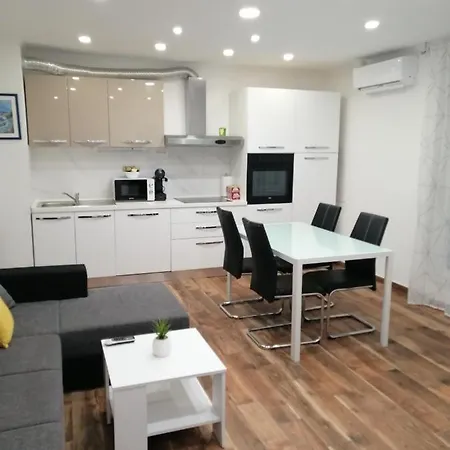 Apartman Faith דירה ספליט