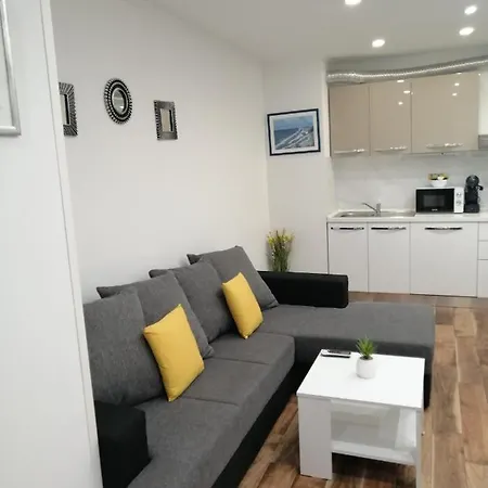 Apartman Faith דירה